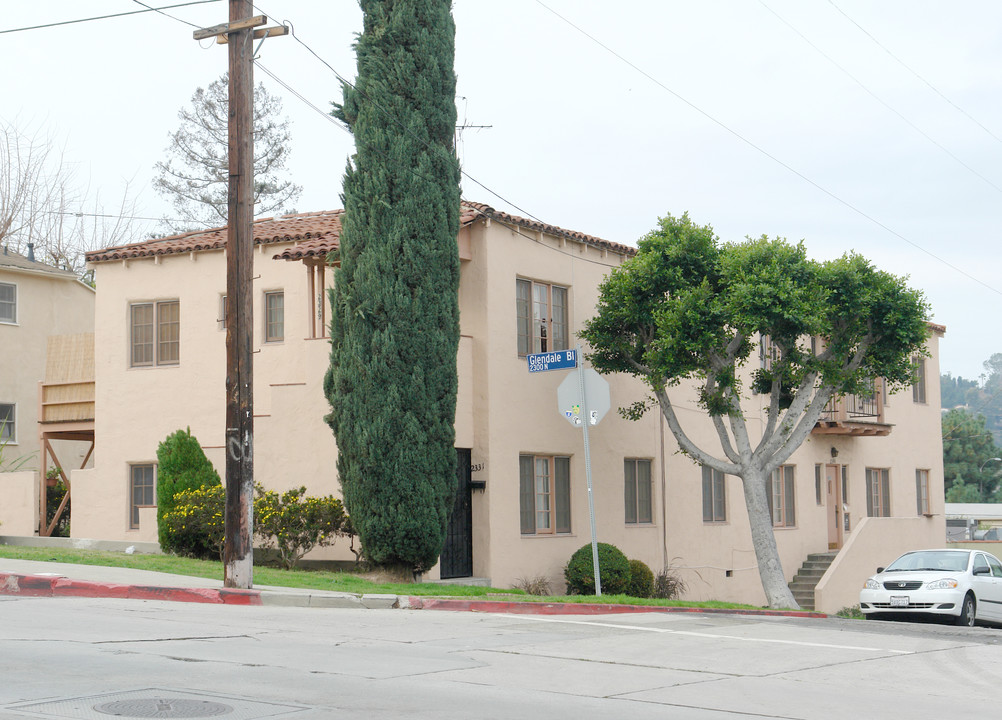 2329-2340 Deane St in Los Angeles, CA - Building Photo