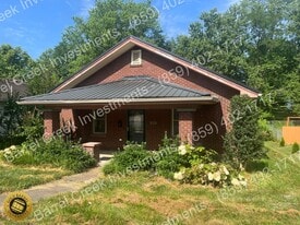 107 McKinney Ct in Stanford, KY - Building Photo