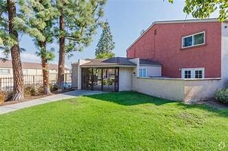 1280 W Main St in El Cajon, CA - Building Photo - Building Photo