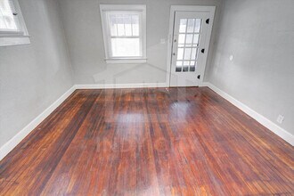 3209 W 10th St in Indianapolis, IN - Building Photo - Building Photo