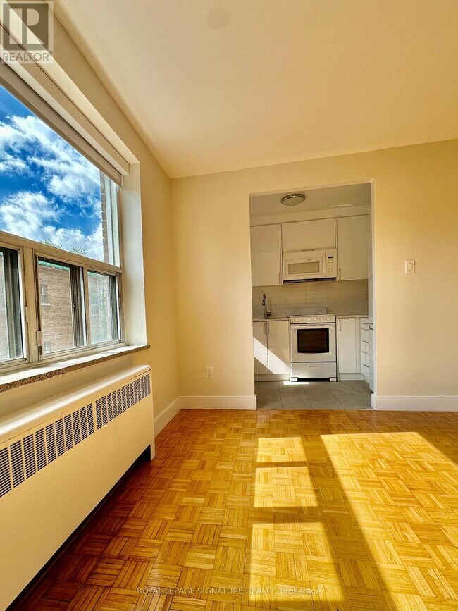 1291 Bayview Ave in Toronto, ON - Building Photo - Building Photo