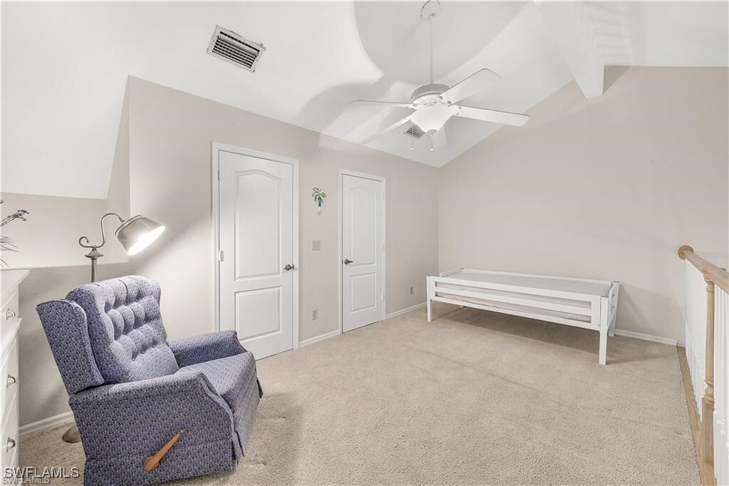 205 Deerwood Cir in Naples, FL - Building Photo