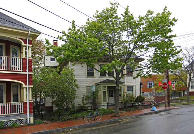 1 Crescent St in Portland, ME - Foto de edificio - Building Photo