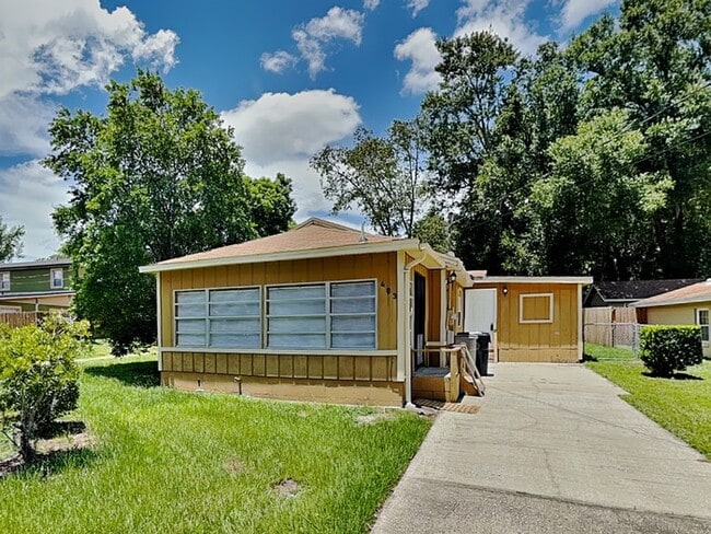 403 Monroe Ave in Apopka, FL - Foto de edificio - Building Photo