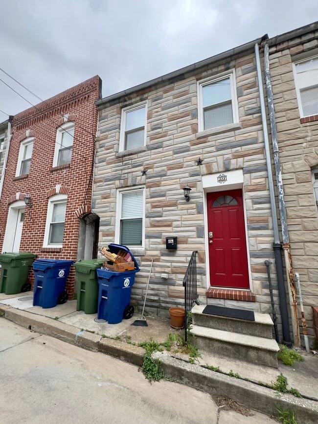property at 513 S Madeira St