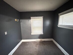 849 Rudyard Rd in Cleveland, OH - Foto de edificio - Building Photo