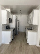 5335 Yarmouth Ave in Los Angeles, CA - Building Photo - Building Photo