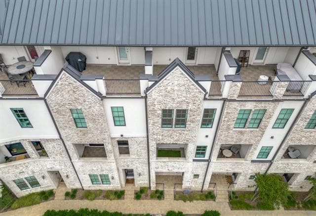 property at 614 Dalton Ln