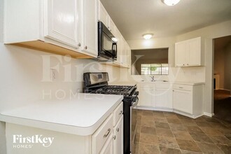 7811 Sawmill Trail in Houston, TX - Building Photo - Building Photo
