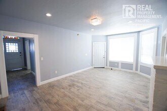 1721 11th Ave in Oakland, CA - Building Photo - Building Photo