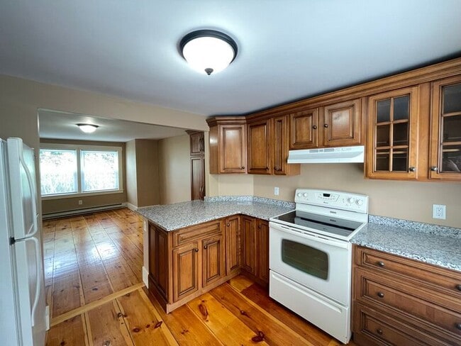 16 Crystal Ave in Derry, NH - Building Photo - Building Photo