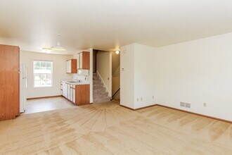 4477 Lake Michigan Dr in Allendale, MI - Building Photo - Building Photo