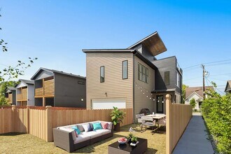 2409 Booker St in Nashville, TN - Building Photo - Building Photo