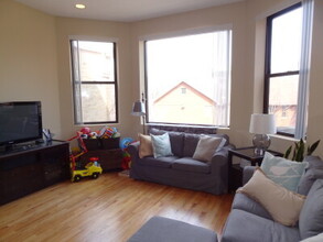 2151 W Evergreen Ave in Chicago, IL - Building Photo - Building Photo