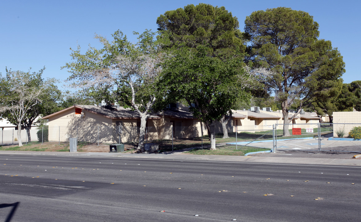 Al Landsman Gardens in Henderson, NV - Building Photo