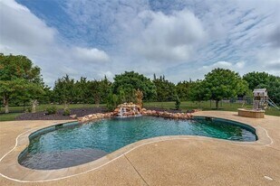 5901 Cox Farm in Lucas, TX - Building Photo