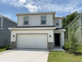 1101 David Walker Dr in Eustis, FL - Building Photo