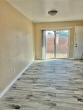 1685 Donax Ave in San Diego, CA - Building Photo - Building Photo