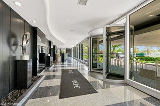 3430 N Lake Shore Dr in Chicago, IL - Building Photo - Building Photo
