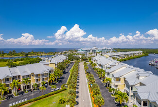 3240 Mangrove Point Dr in Ruskin, FL - Foto de edificio - Building Photo