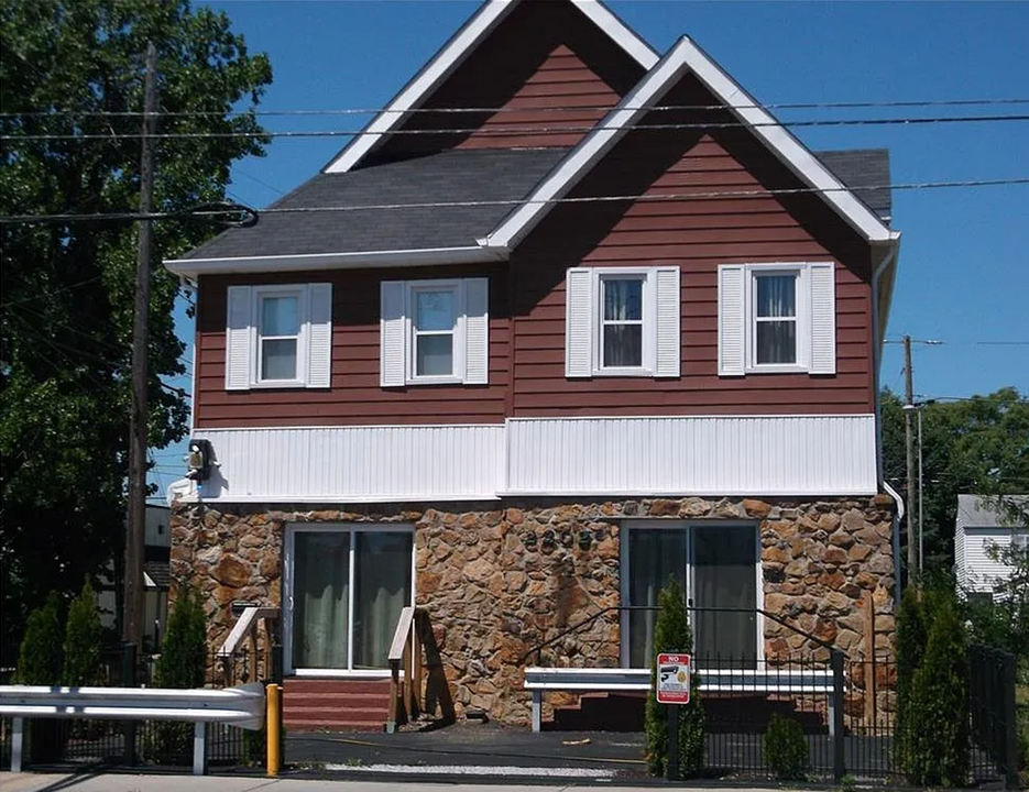2202 N Illinois St in Indianapolis, IN - Building Photo