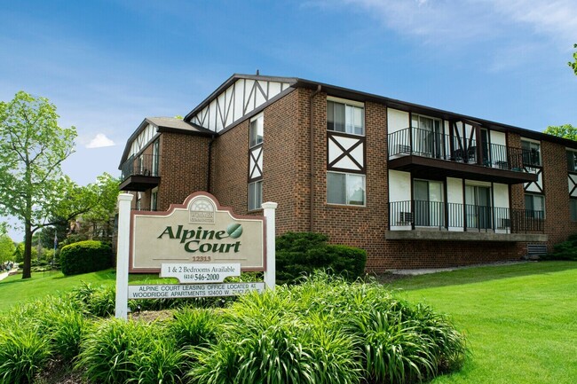 Alpine Court Apartments photo'