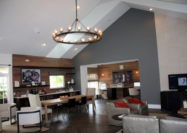 TGM University Park in Sarasota, FL - Foto de edificio - Building Photo