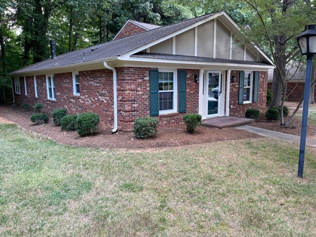 5005 Tower Rd in Greensboro, NC - Building Photo - Building Photo