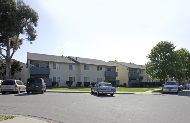 Bonnie Doone Apartments in Salinas, CA - Building Photo - Building Photo