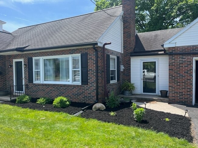 130 N Grant St in Manheim, PA - Building Photo - Building Photo