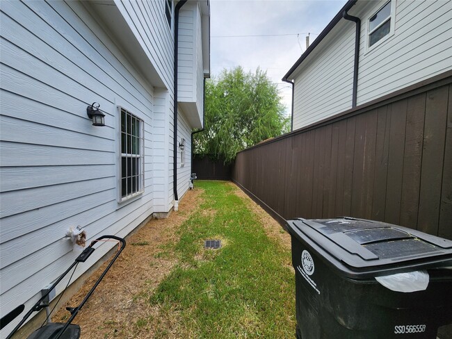 2202 Lynnfield St in Houston, TX - Building Photo - Building Photo