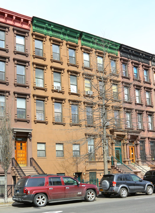 E 127Th St Cluster ( 1986 Madison ) in New York, NY - Foto de edificio