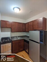 813 W Cornelia Ave in Chicago, IL - Foto de edificio - Building Photo