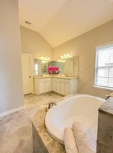 4990 Granite Creek Rd in Memphis, TN - Building Photo - Building Photo