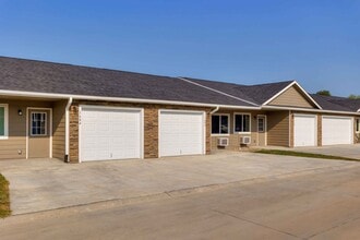 1129 Pearl Rd in Storm Lake, IA - Building Photo - Building Photo