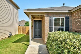 1444 Breanna Ln in Kyle, TX - Building Photo - Building Photo