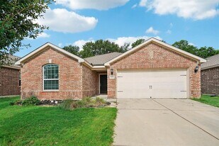 1904 Fairbanks Dr in Princeton, TX - Building Photo