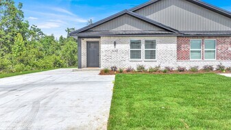 2738 Usery Rd in Panama City, FL - Building Photo