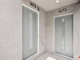 1673 E 111th St, Unit 1673 in Los Angeles, CA - Building Photo