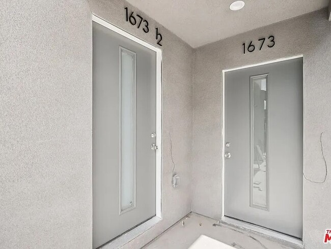 1673 E 111th St, Unit 1673