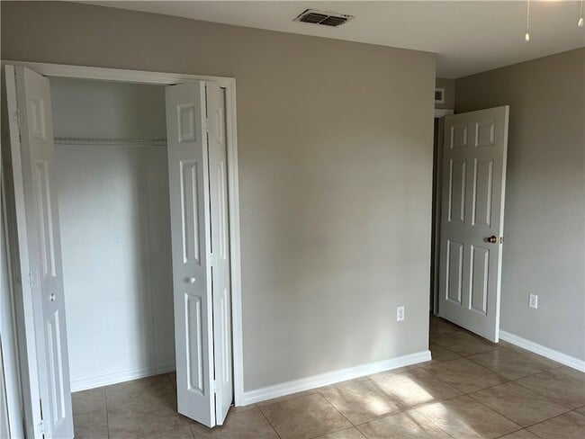 486 Biscayne Ln in Sebastian, FL - Foto de edificio - Building Photo