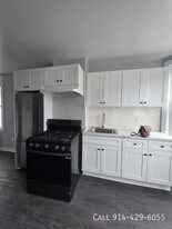 132 Willow St in Yonkers, NY - Building Photo