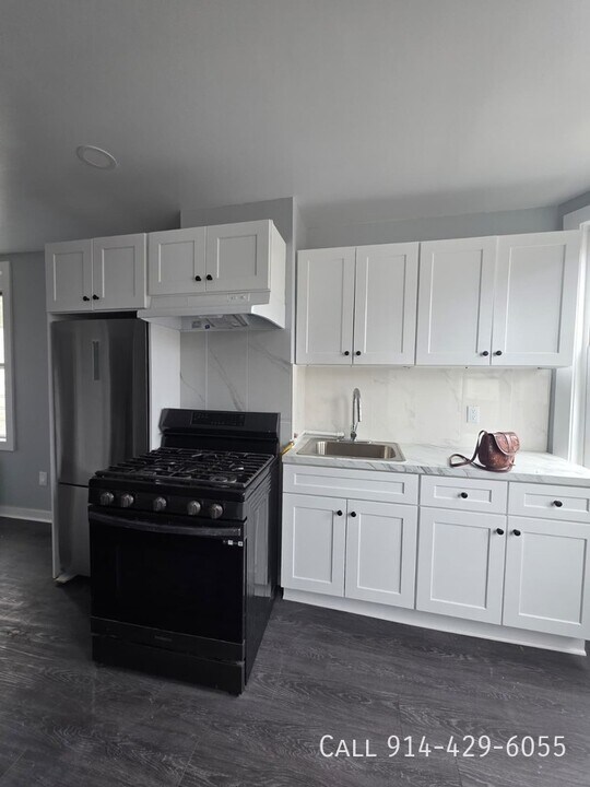 132 Willow St in Yonkers, NY - Building Photo