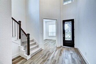 7302 New Pecan Dr in Fulshear, TX - Building Photo - Building Photo