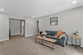 1701 Hawthorne Ave in College Park, GA - Foto de edificio - Building Photo