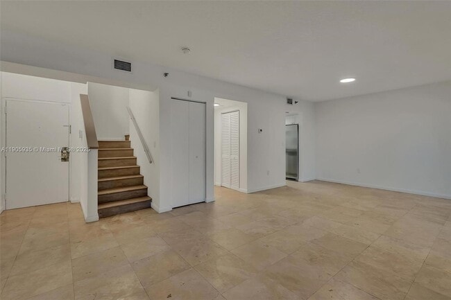 2560 Tigertail Ave in Miami, FL - Building Photo - Building Photo