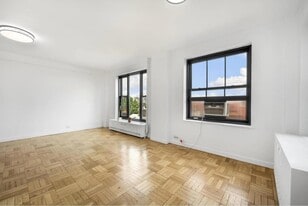 325 Clinton Ave in Brooklyn, NY - Building Photo