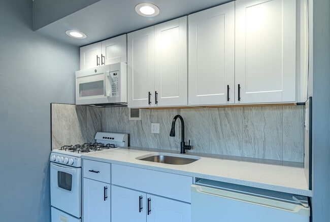 property at 1931 N Cleveland St