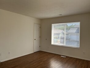 4308 SE 138th Pl in Portland, OR - Building Photo - Building Photo