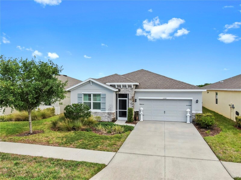 13749 Hunting Creek Pl in Spring Hill, FL - Foto de edificio